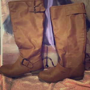 Tan rider boot